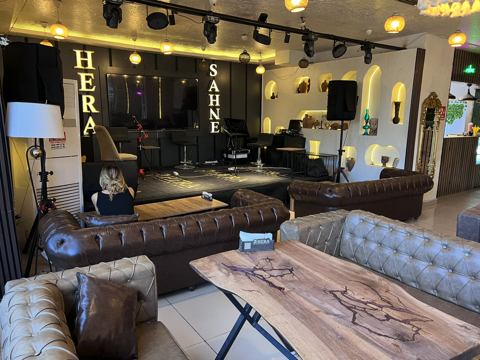 Canlı Müzik Sahnesi